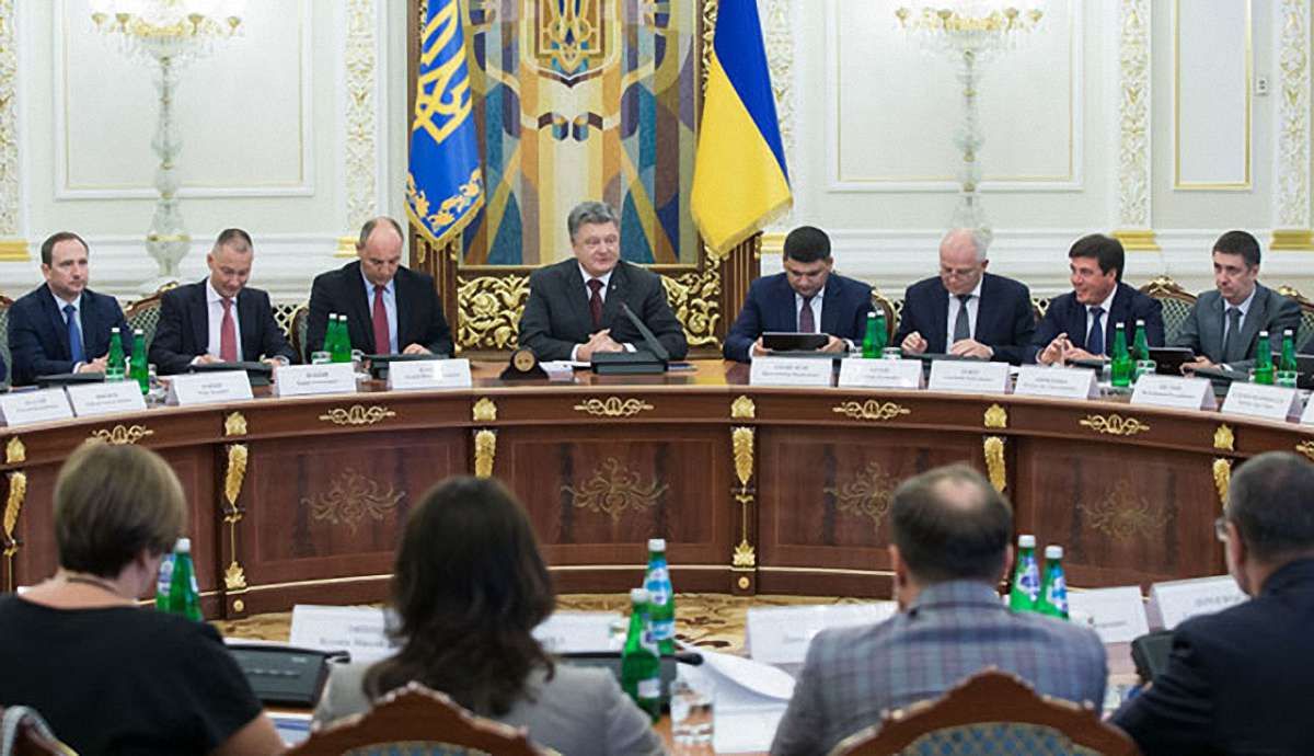 Порошенко вимагає спростити процедури експорту