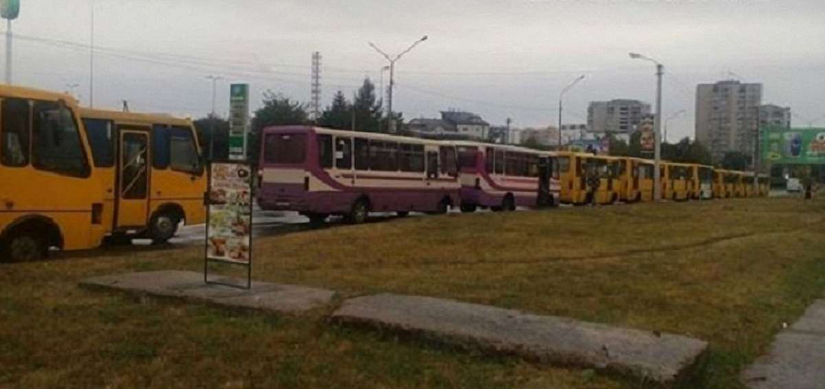 Через страйк водіїв львівська мерія та перевізники створять робочу групу