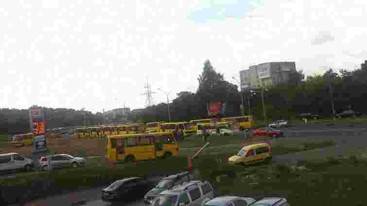 У Львові на маршрути виїхали 400 автобусів