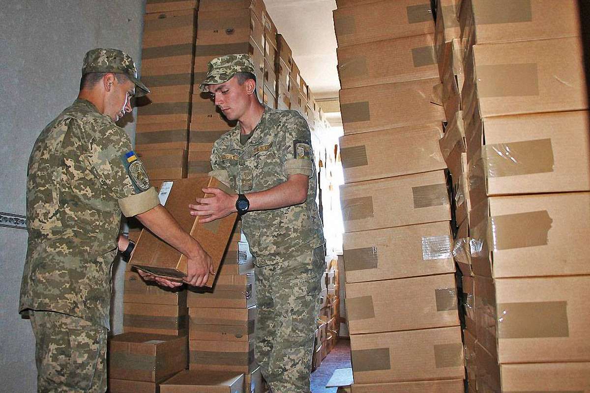 Українські військові отримали від США понад тисячу приладів нічного бачення