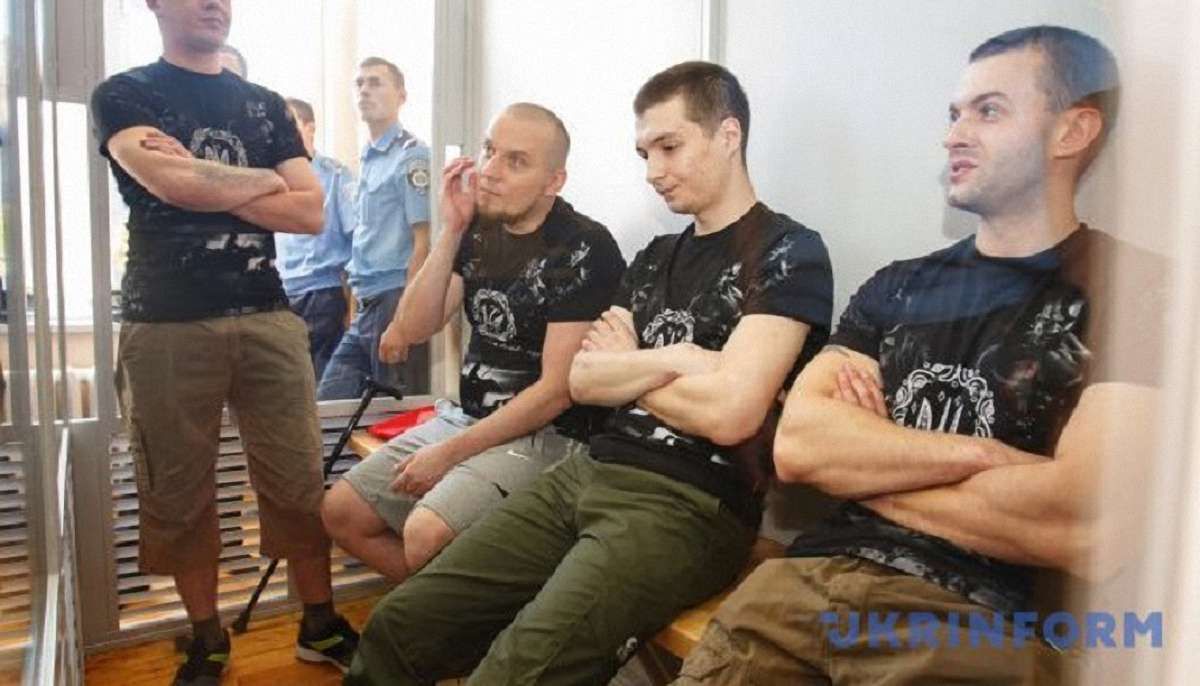 Чотирьом бійцям «Правого сектору» продовжили арешт до листопада