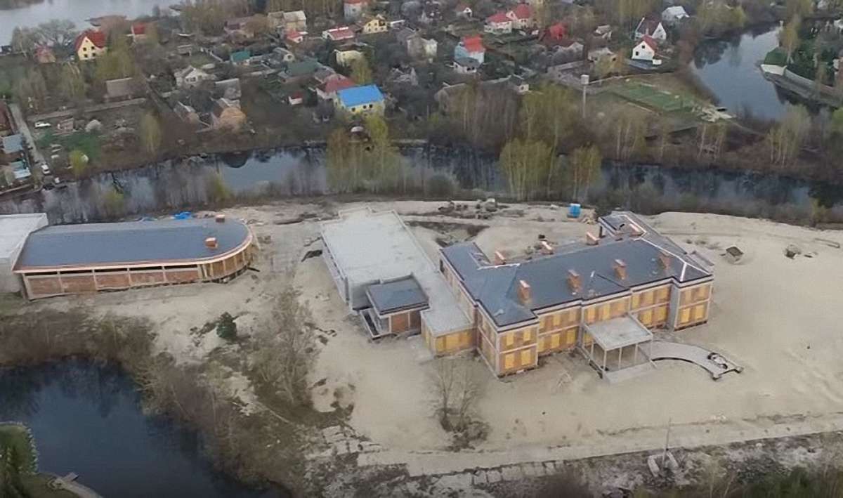 Депутат показав, як виглядає новий маєток сім'ї Льовочкіна