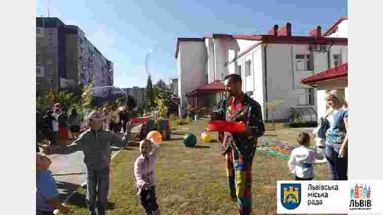 У Львові облаштували перший майданчик для дітей з особливими потребами