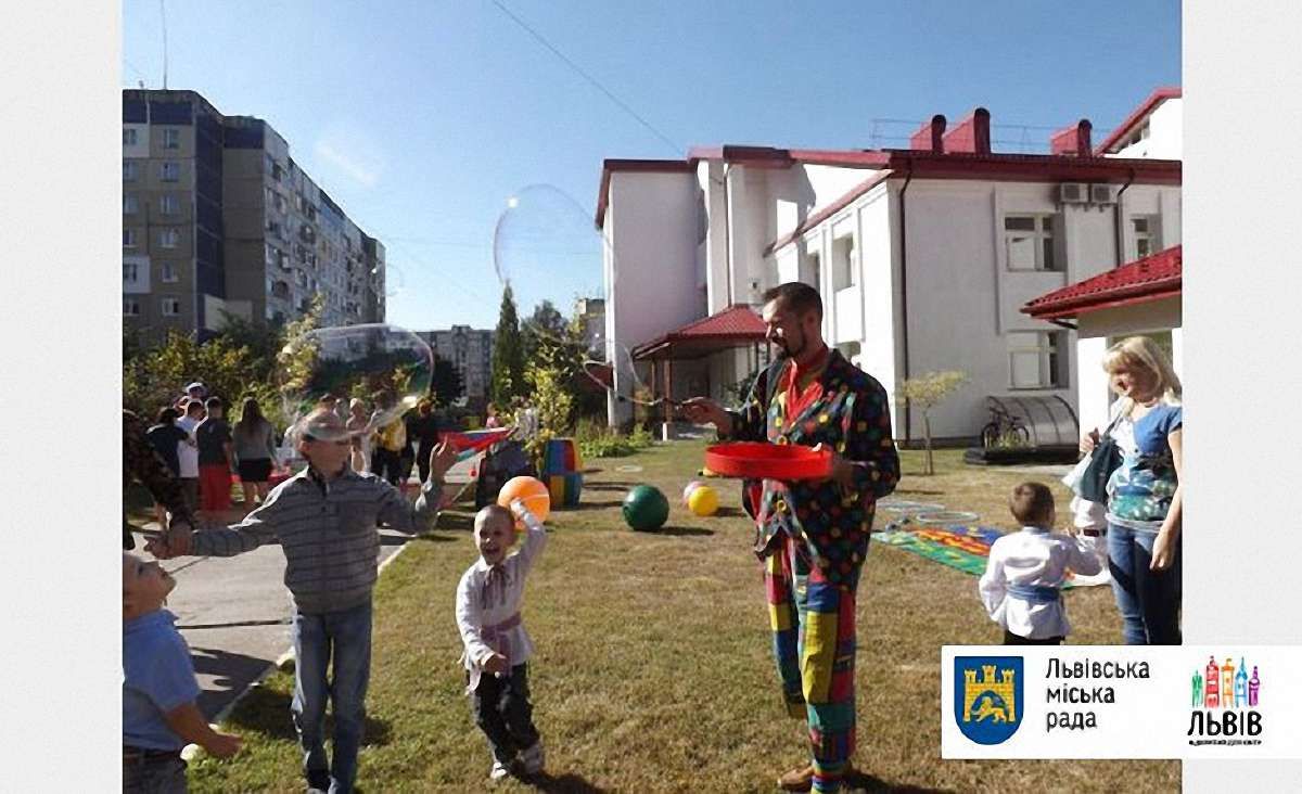 У Львові облаштували перший майданчик для дітей з особливими потребами