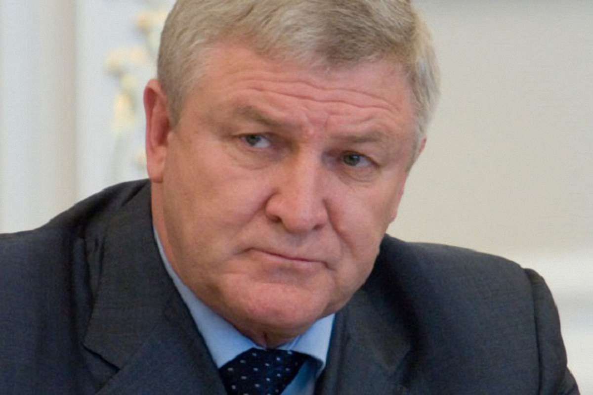 Військова прокуратура розпочала процес заочного засудження міністра оборони часів Януковича