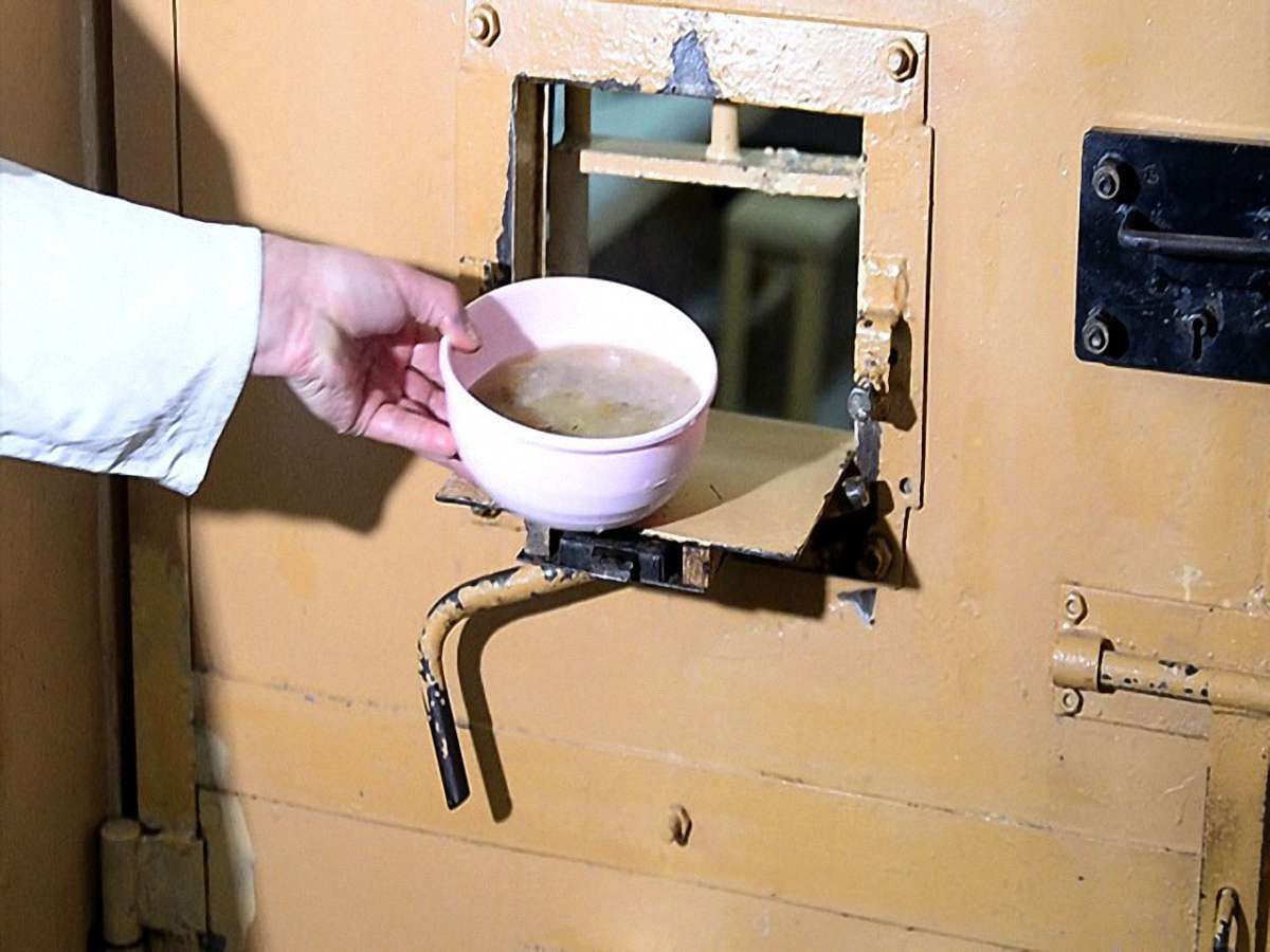 Верховна Рада заборонила примусове годування ув'язнених без санкції суду
