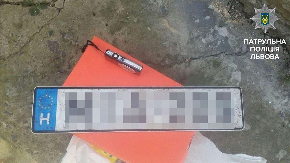 Викрадача номерних знаків затримали у Львові під час отримання викупу