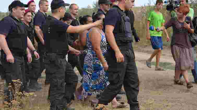 Роми погрожують селянам помстою за розгромлені будинки на Одещині