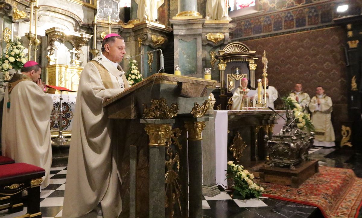 У Львові ходою і месою відзначили 25-річчя відновлення РКЦ в Україні