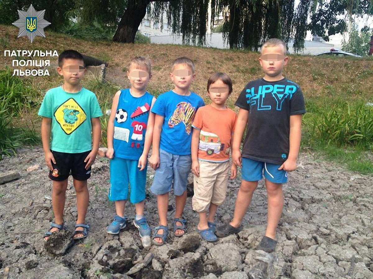 У висохлому озері у Львові діти знайшли револьвер і викликали поліцію