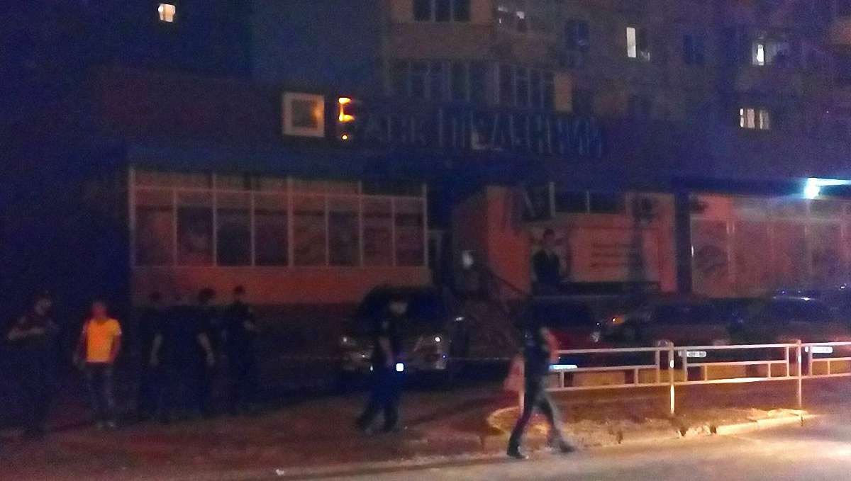 В Херсоні невідомі підірвали відділення банку «Південний»