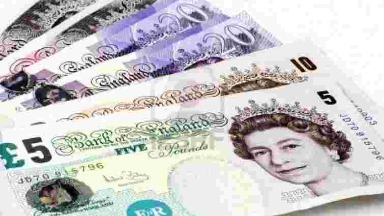 У Великобританії ввели в обіг перші пластикові банкноти