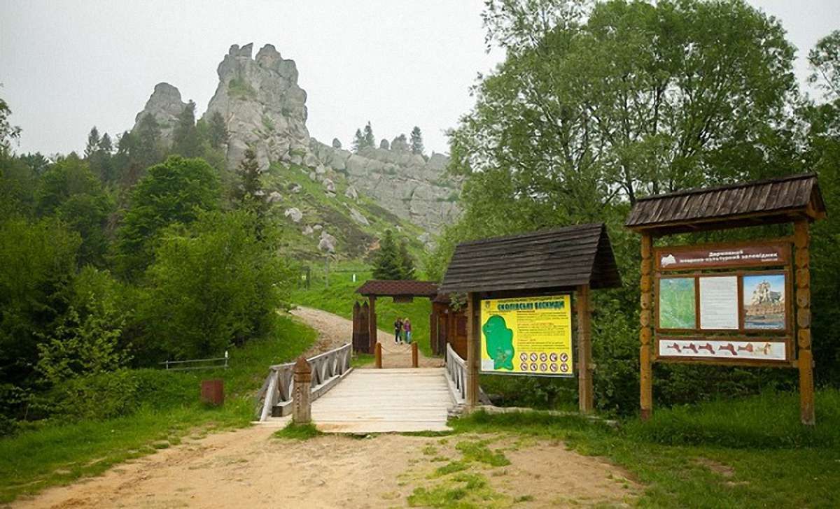 На Львівщині вдруге за місяць пограбували касу заповідника «Тустань»