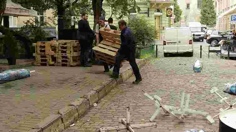 Львівська міськрада вдруге прийняла ухвалу про примусовий демонтаж літніх терас кафе