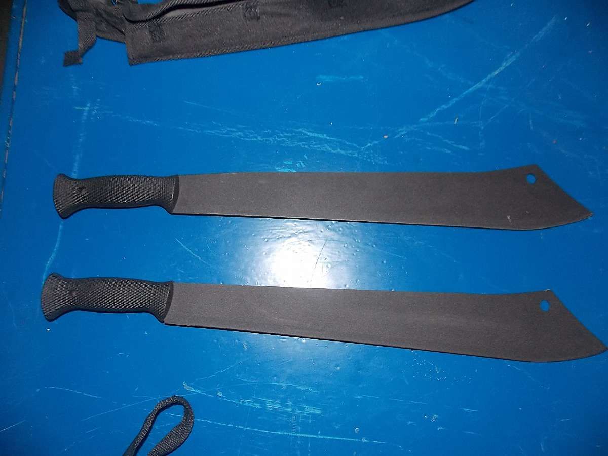 Поляк намагався перевезти через кордон на Львівщині незадекларовані мачете