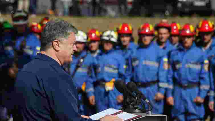 Президент затвердив нову символіку ДСНС і анонсував зростання зарплат рятувальників