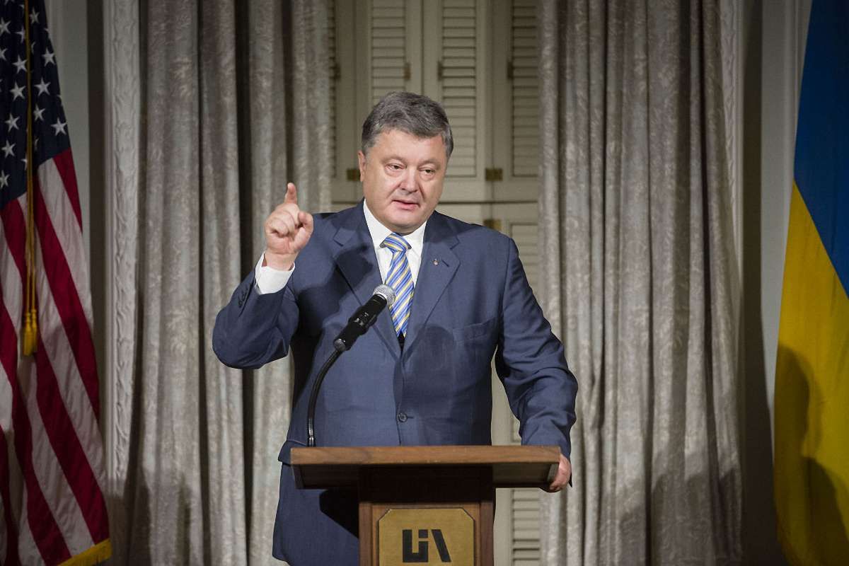 Порошенко нагадав у США про зацікавленість України у наданні летальної зброї