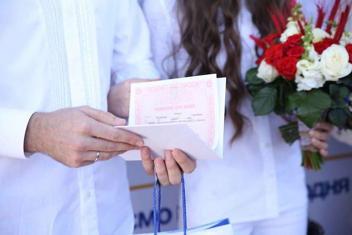 За місяць понад 100 пар скористалося сервісом «Шлюб за добу» у Львові