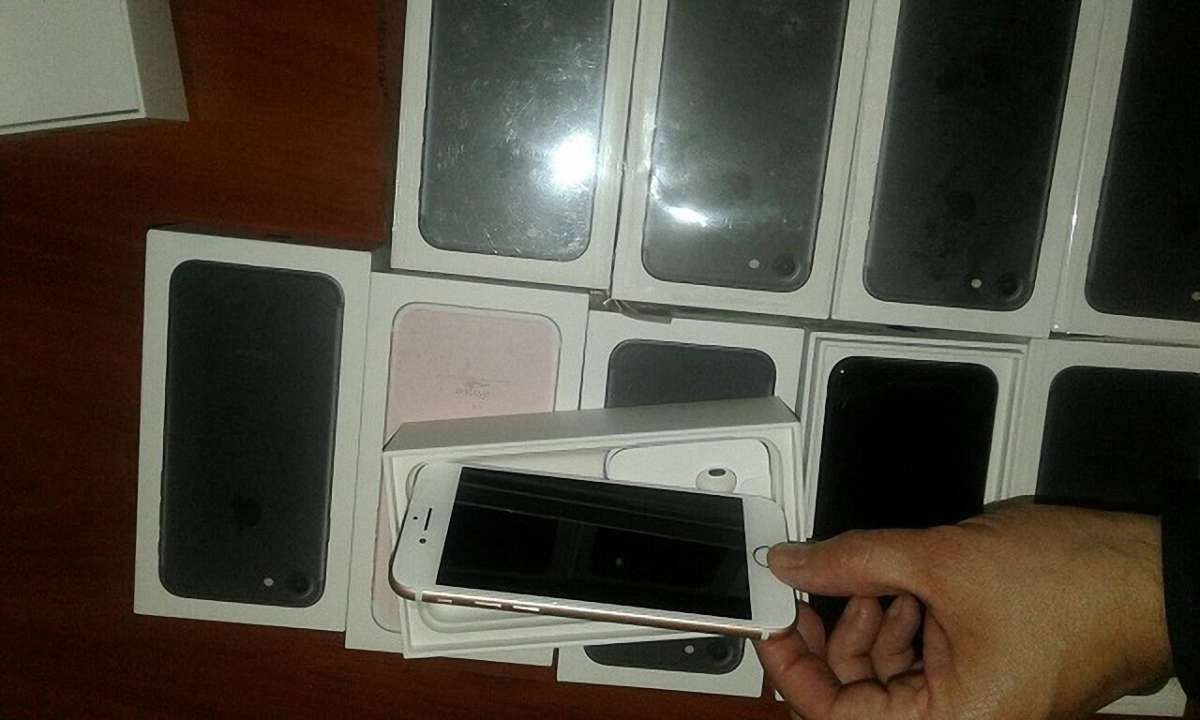В Україну почали завозити перші контрабандні iPhone 7