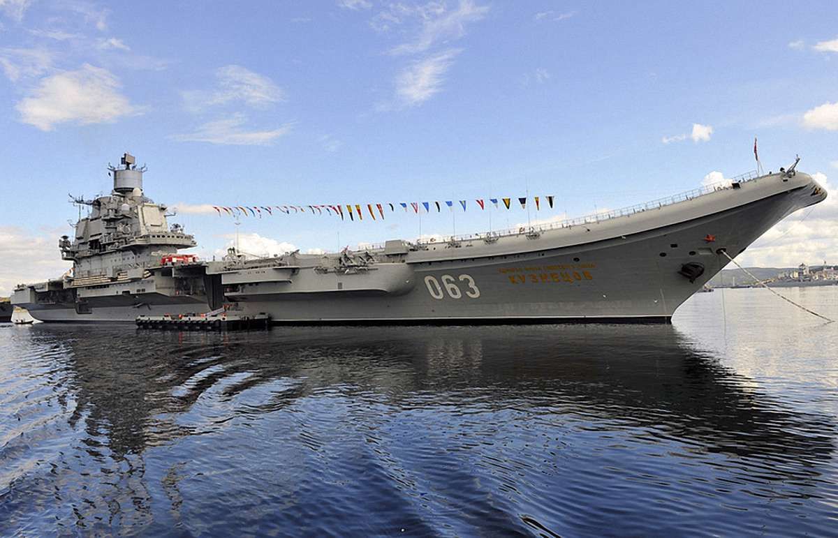 Росія направляє у Середземне море авіаносець для ударів по Сирії