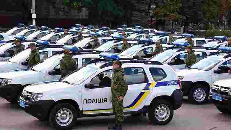 Поліція прифронтових районів Донбасу отримала 86 нових автомобілів