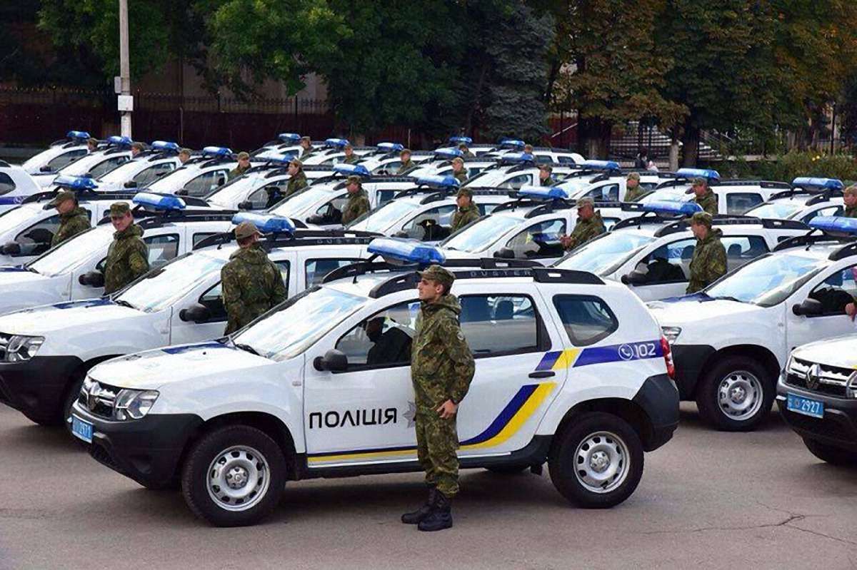 Поліція прифронтових районів Донбасу отримала 86 нових автомобілів