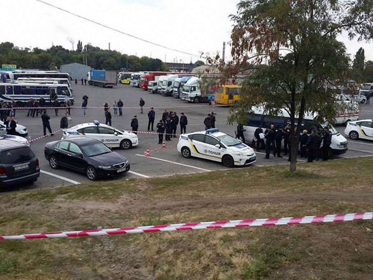 Патрульна, яку поранили у Дніпрі, померла під час операції