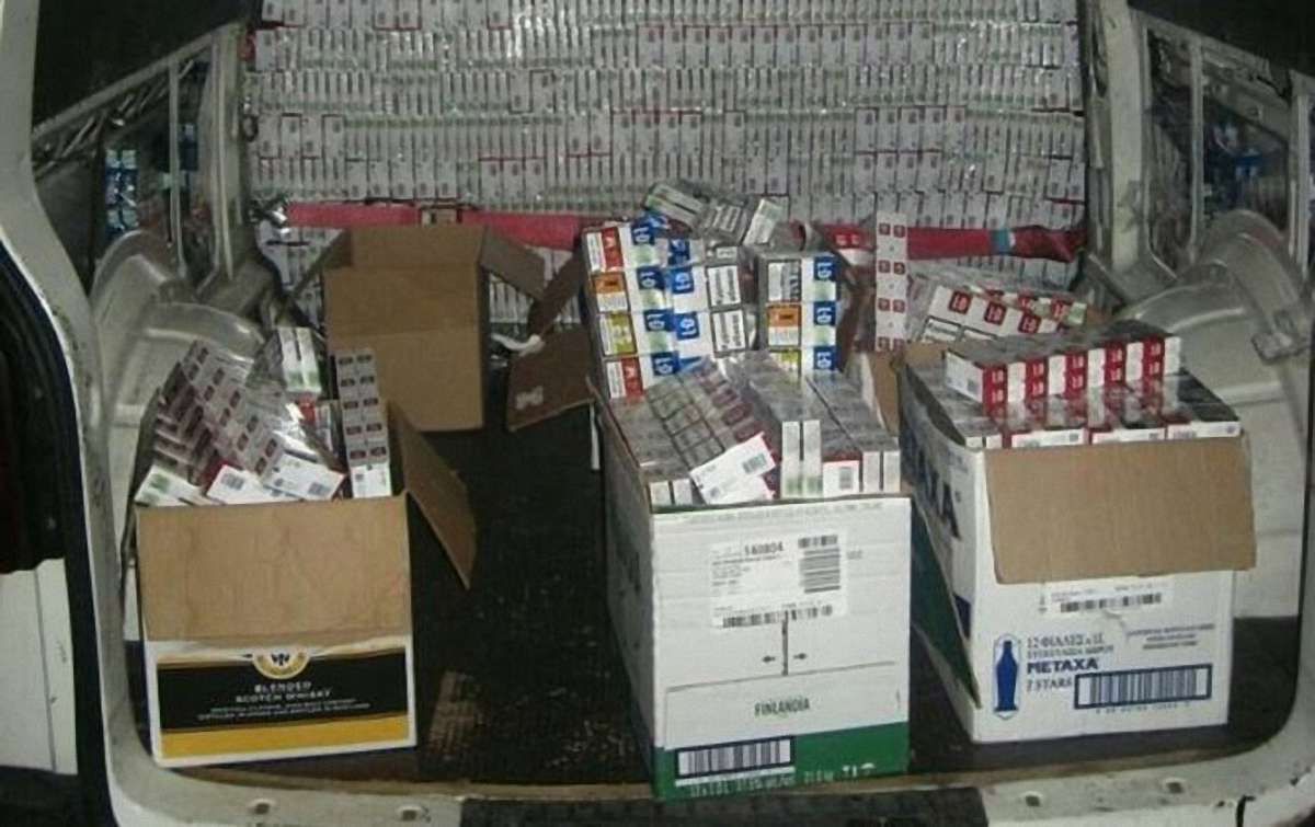 МЗС звільнило жінку-дипломата, причетну до контрабанди сигарет у Словаччину