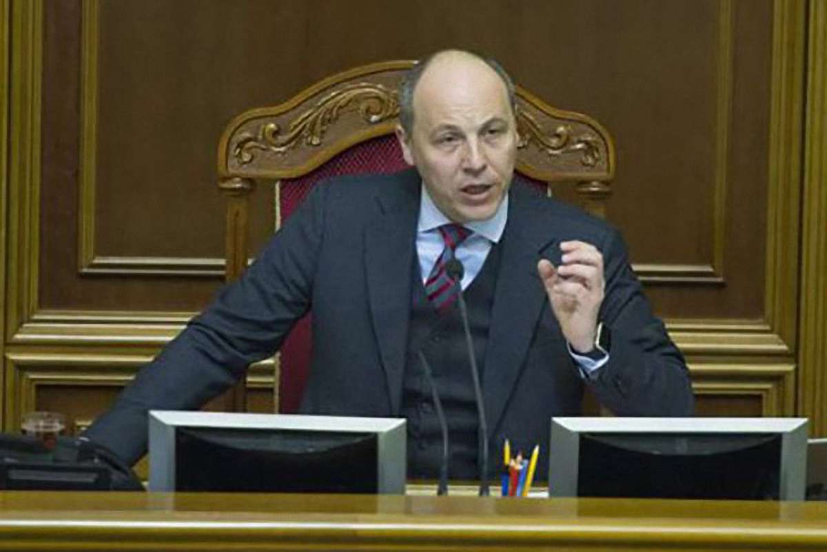 На позачерговому засіданні Ради розглянуть звільнення близько 40 суддів
