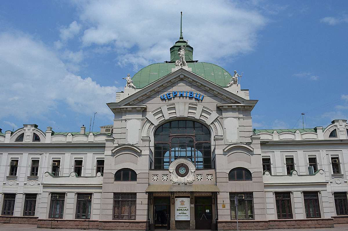 У Чернівцях на хабарі затримали начальника залізничного вокзалу