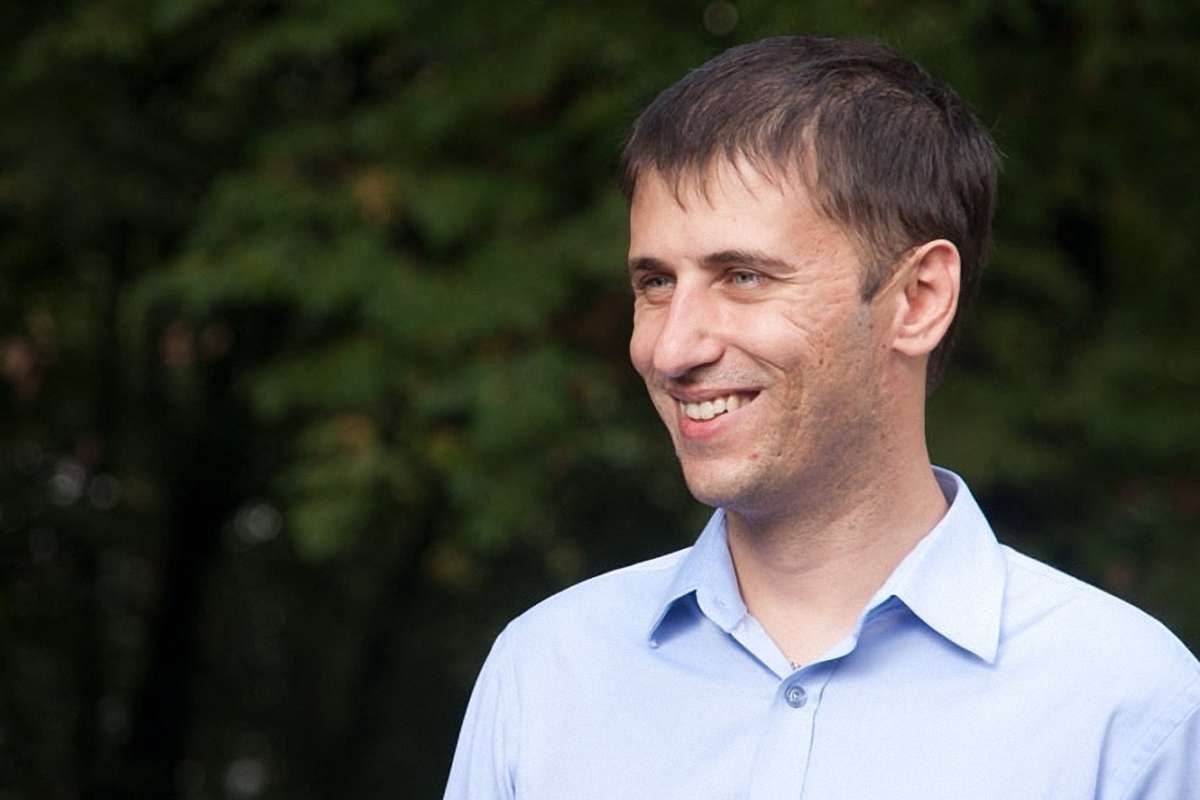 Суд змусив Верховну Раду перекладати депутатські виступи українською мовою