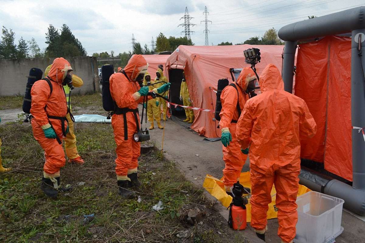 Львівські рятувальники вчилися ліквідовувати наслідки техногенних аварій