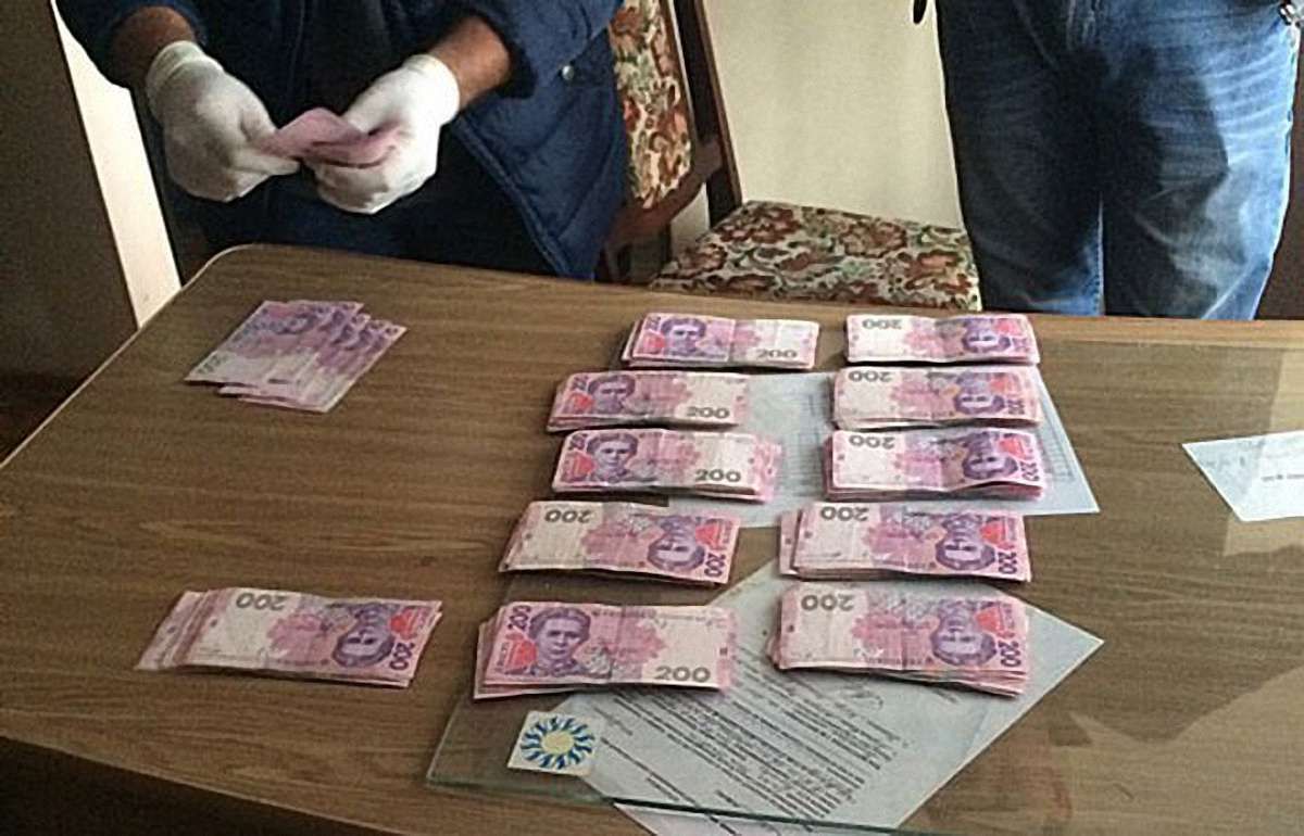 На Буковині на хабарі у ₴50 тис. затримали працівника лісгоспу