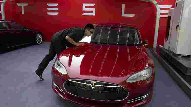 Компанія Tesla встановила рекорд продажів електромобілів