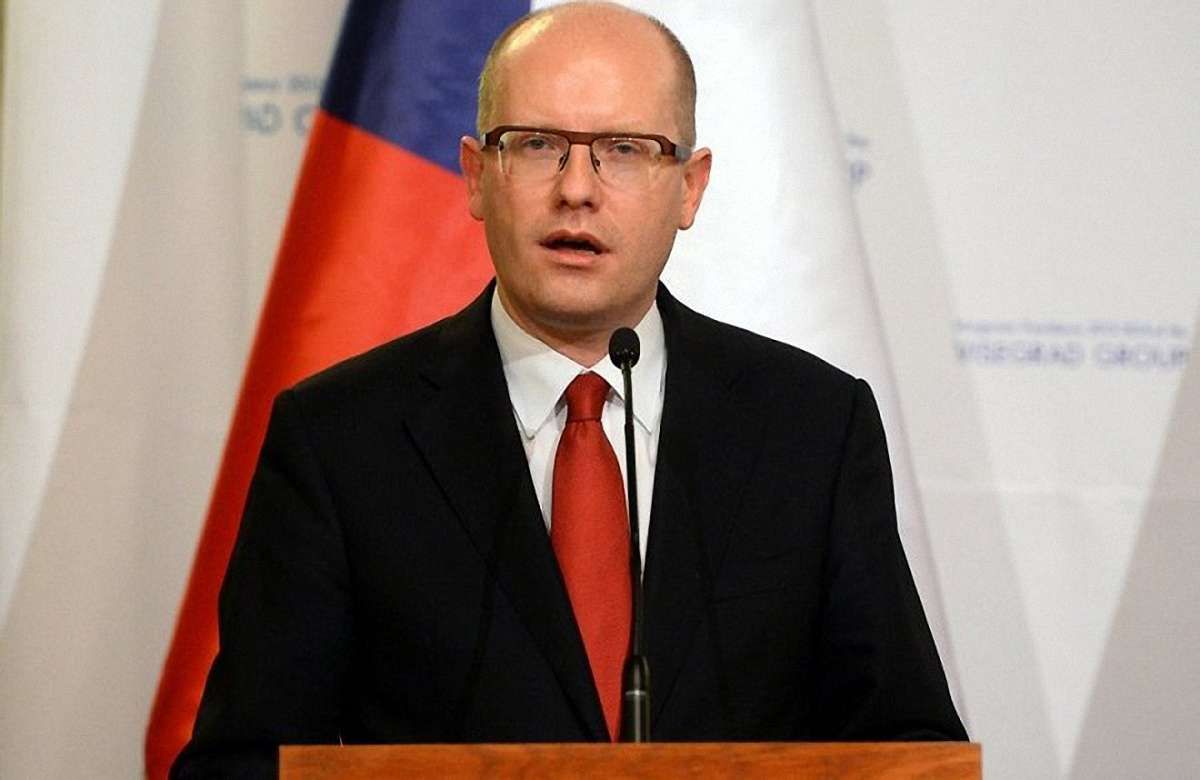 Прем’єр Чехії закликав прискорити видачу робочих віз українцям