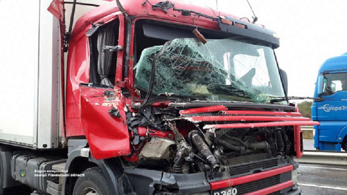 У Рівненській області сталося ДТП за участю військових