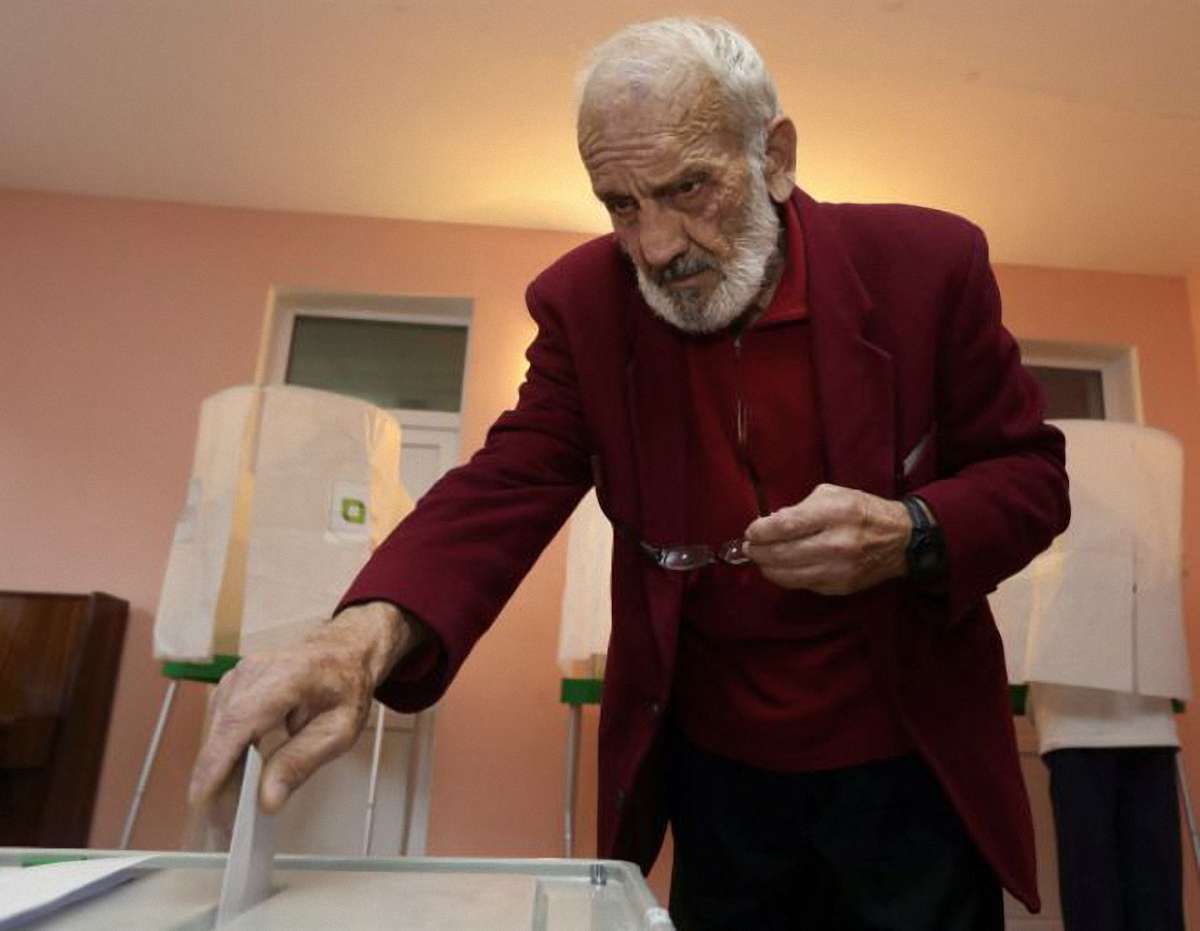 Партія Саакашвілі вважає грузинські вибори сфальсифікованими 
