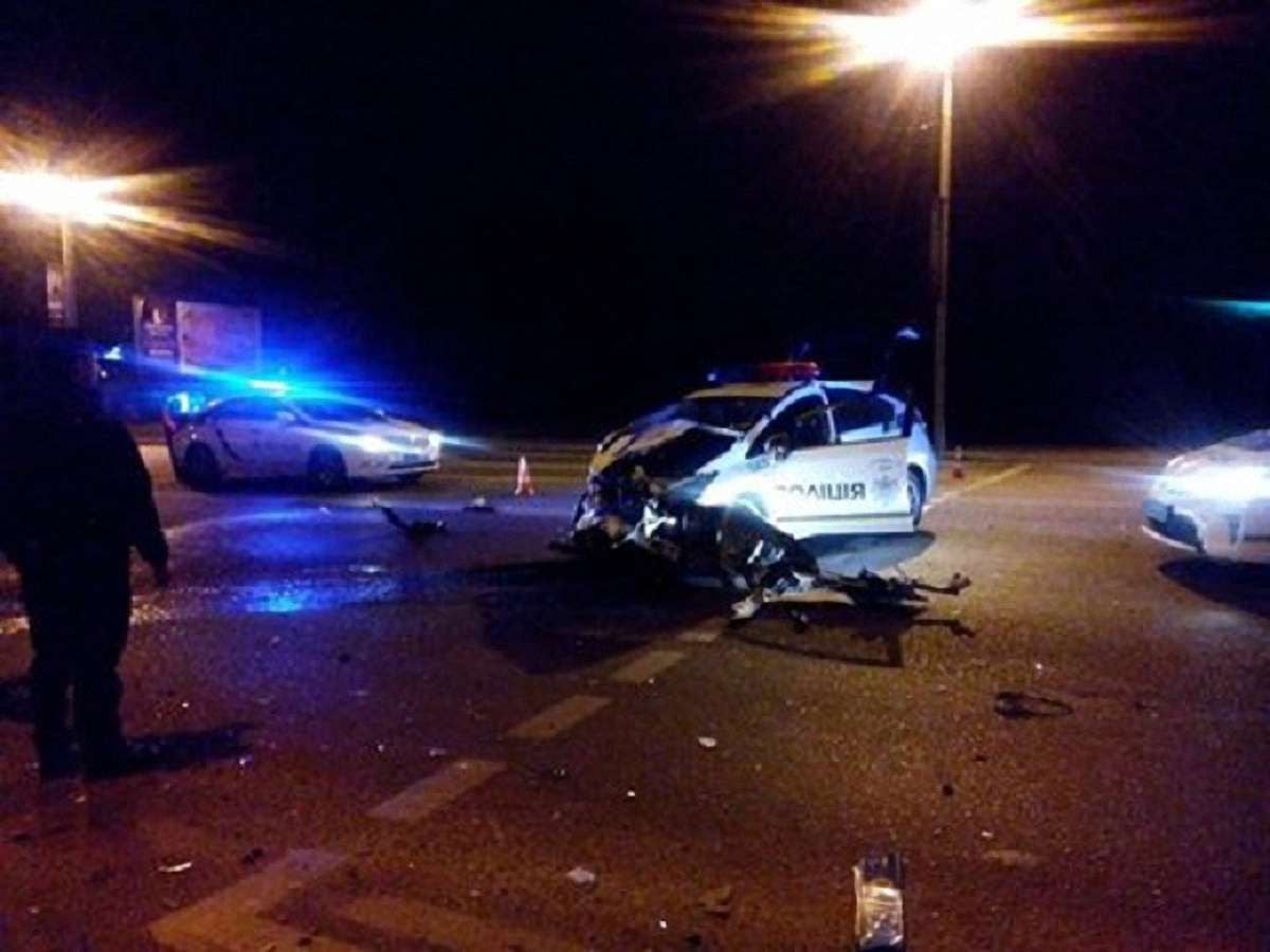 Вночі машина патрульної поліції Львова потрапила в аварію