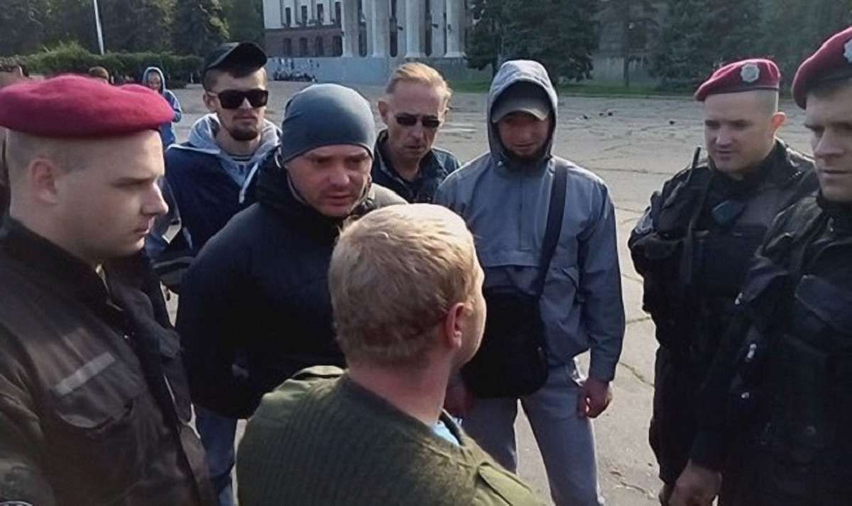 На Куликовому полі в Одесі члени «Правого сектору» побилися з антимайданівцями