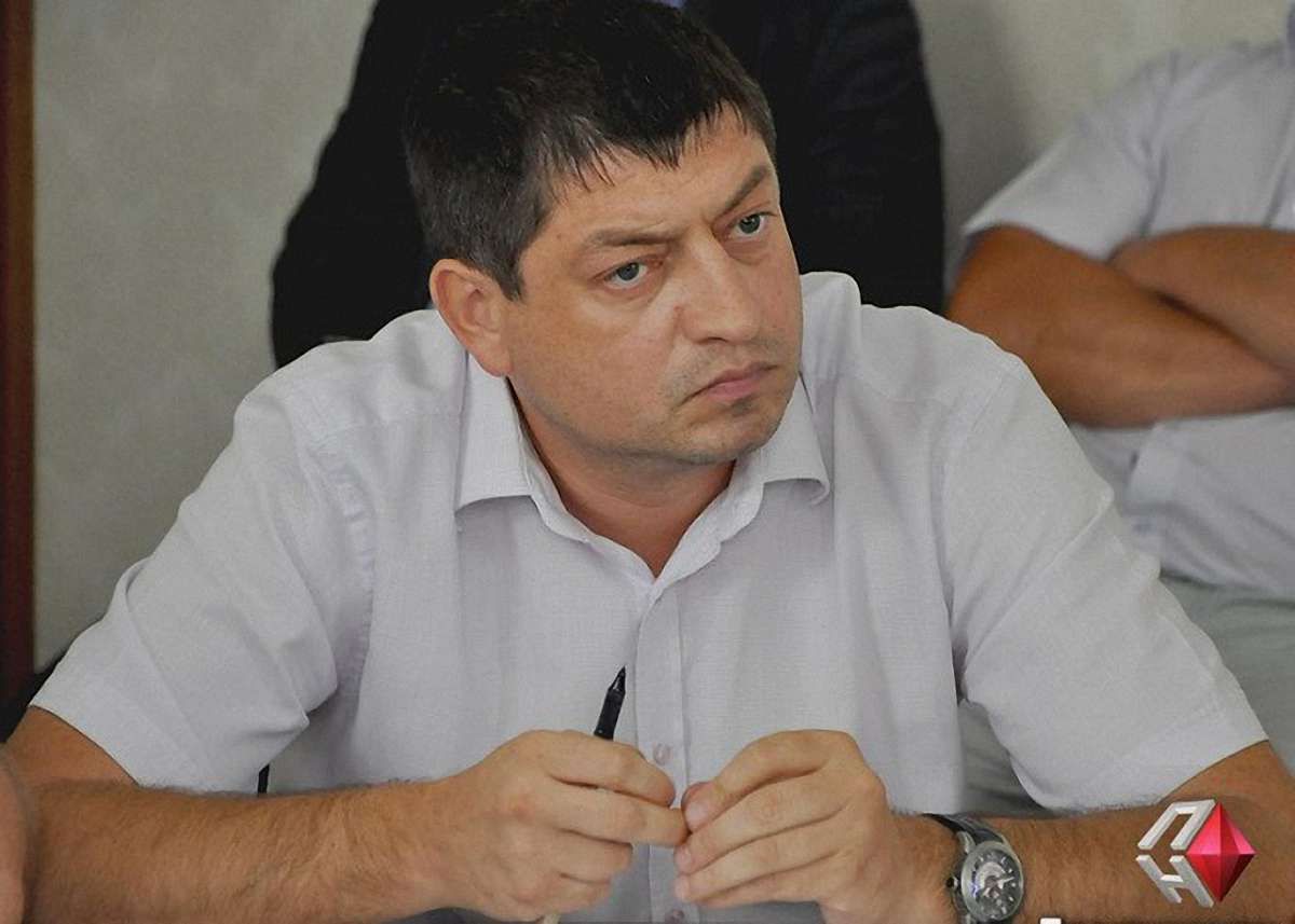 Викритого на хабарі керівника Миколаївського облавтодору відсторонили від посади