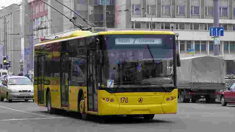 З листопада в Івано-Франківську курсуватимуть 8 нових тролейбусів