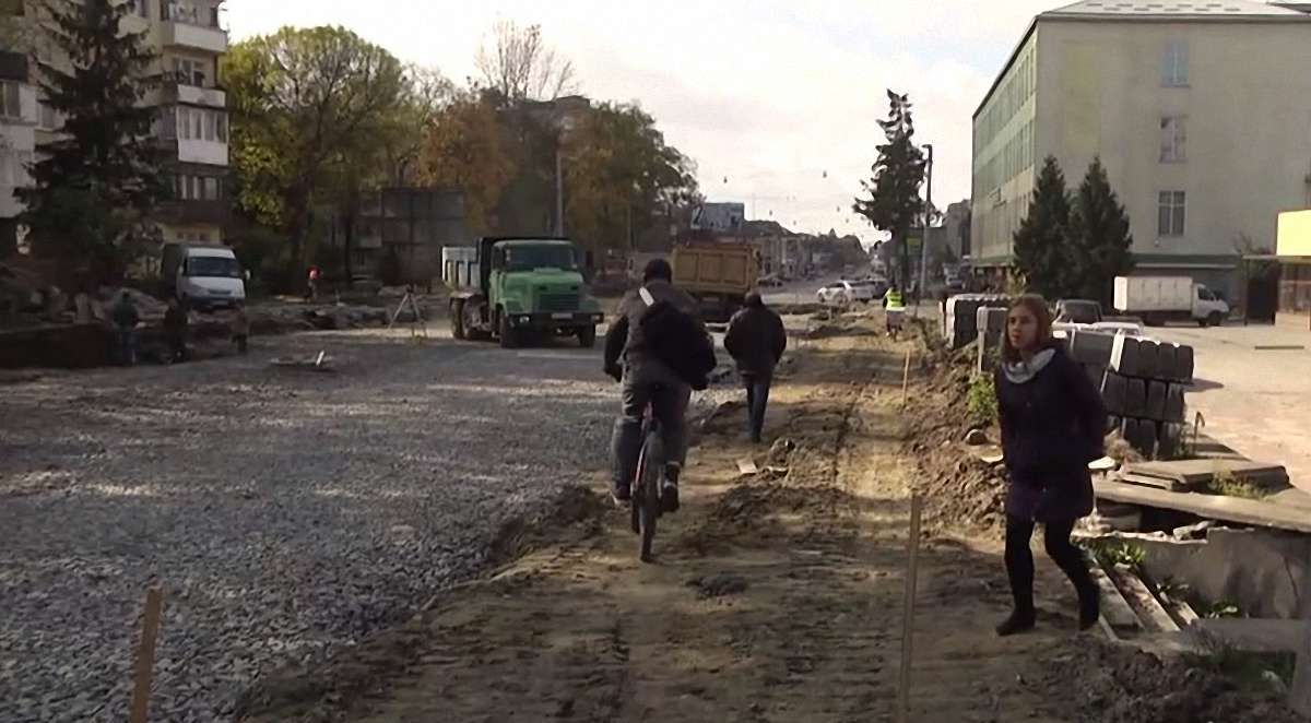 Проїзд біля мосту на Городоцькій у Львові перекрили на місяць