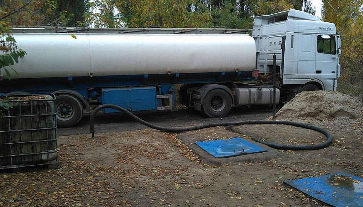 На Полтавщині СБУ викрила зловмисників, які крали державну нафту