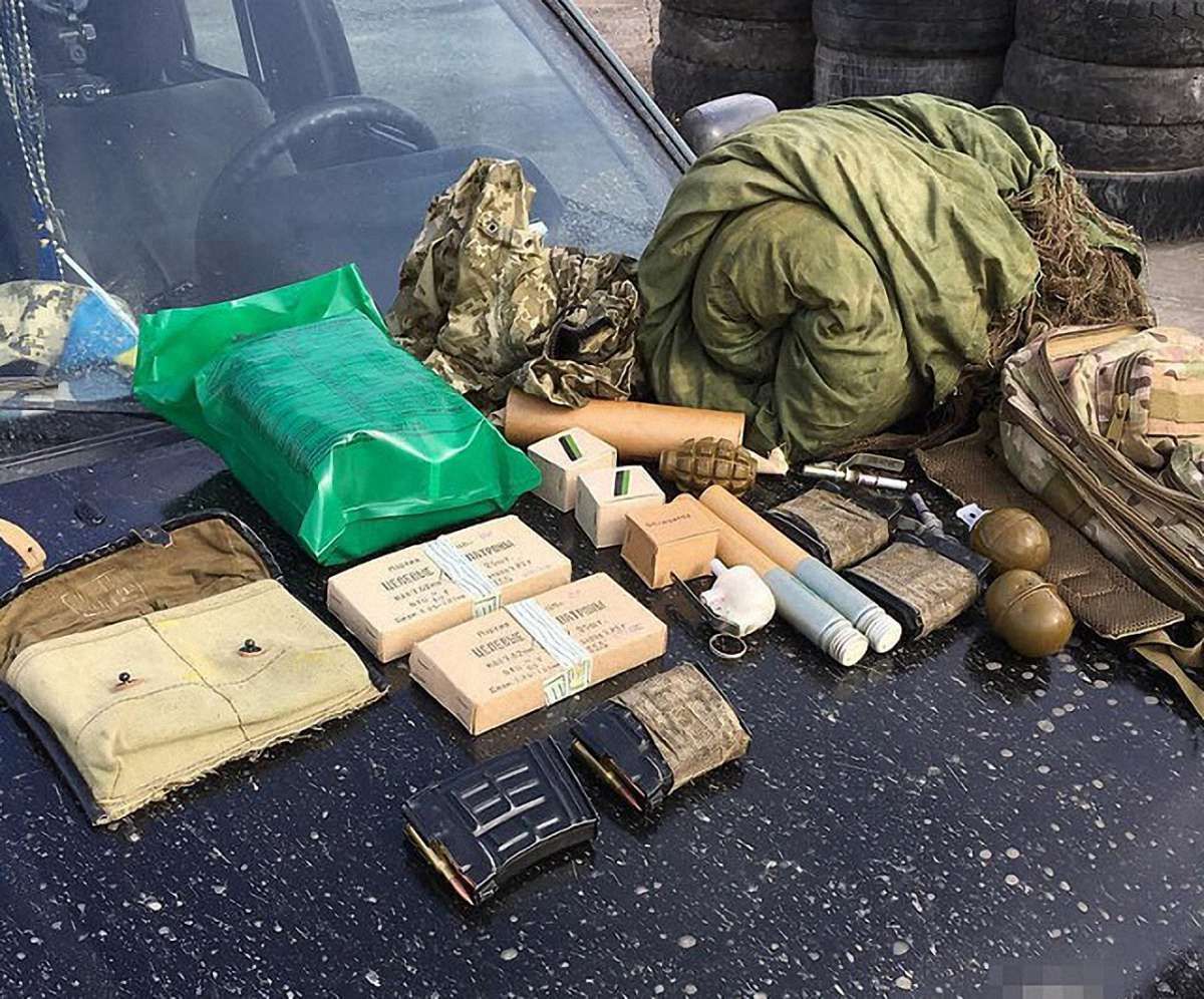 СБУ блокувала спробу вивезти зброю із зони АТО