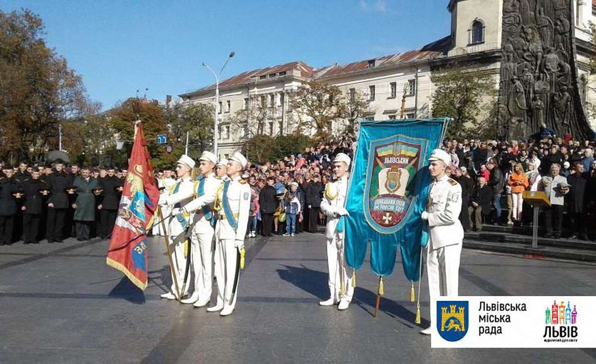 Першокурсники львівського ліцею ім. Героїв Крут склали урочисту клятву