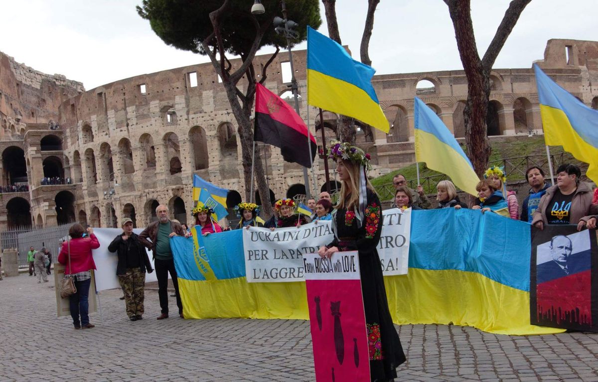Українці у всьому світі вийшли на акції проти російської агресії в Україні