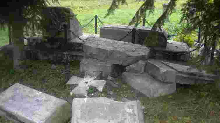 Польські громадські організації засудили знищення пам'ятника воякам УПА у Верхраті
