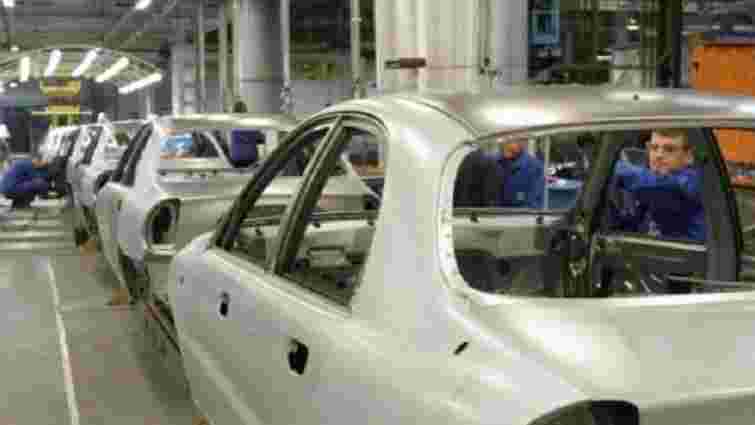 В Україні виробництво автомобілів скоротилося на третину з початку року