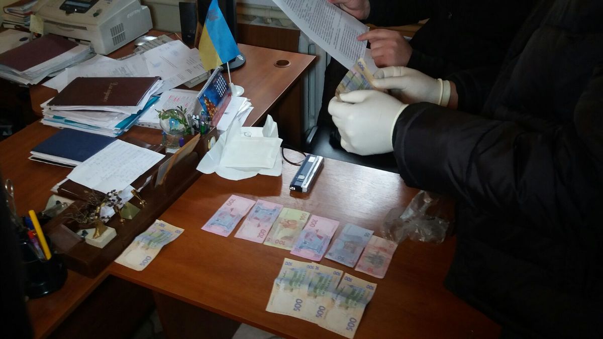 На Львівщині затримали на хабарі посадовця Держсільгоспінспекції