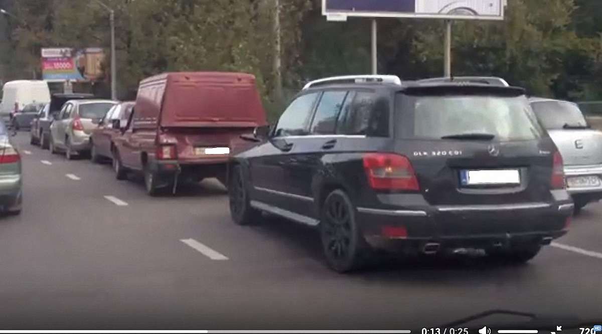 У Львові жінка за кермом спричинила ДТП за участю 5 автомобілів